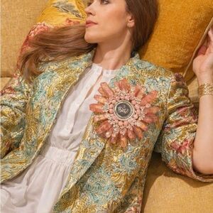 “Art of beauty “brooch